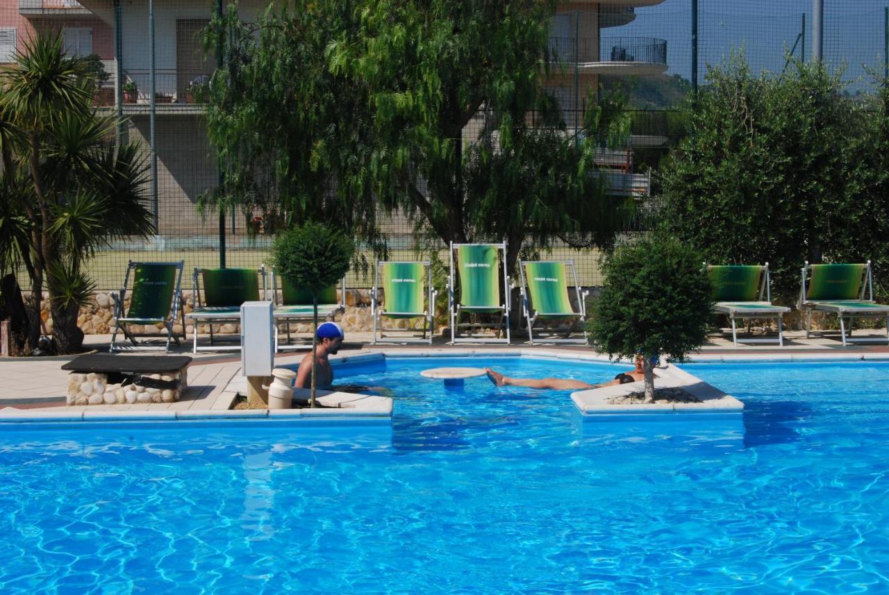 קופרה מריטימה Villaggio Verde Cupra מראה חיצוני תמונה